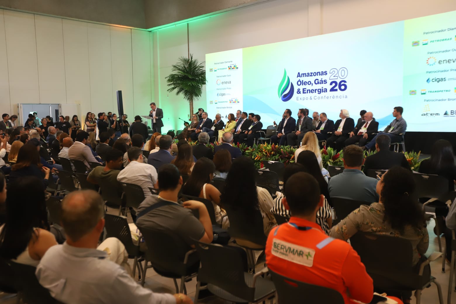 Programa Ilumina+ Amazonas é apresentado durante conferência sobre Óleo, Gás e Energia