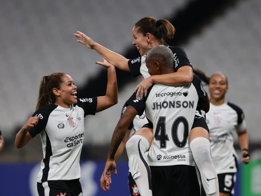 Sob o comando de Gabi Zanotti, Corinthians goleia América-MG