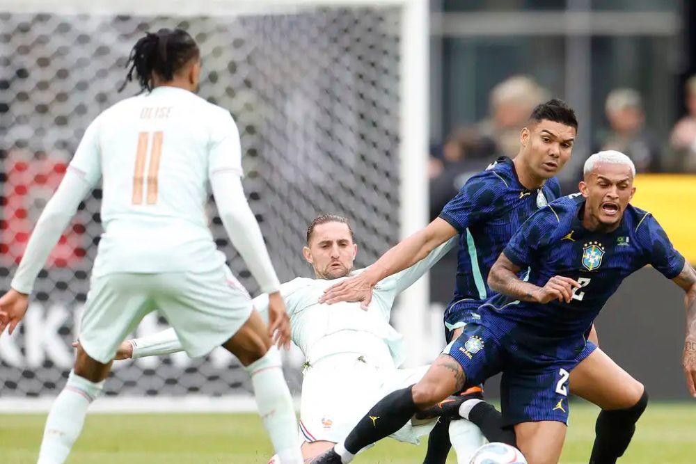 Brasil joga mal e perde de 2 a 1 para a França nos EUA