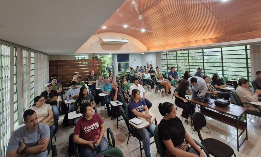 Encontro t&eacute;cnico orienta produtores sobre regulariza&ccedil;&atilde;o e qualidade de mudas em Manaus