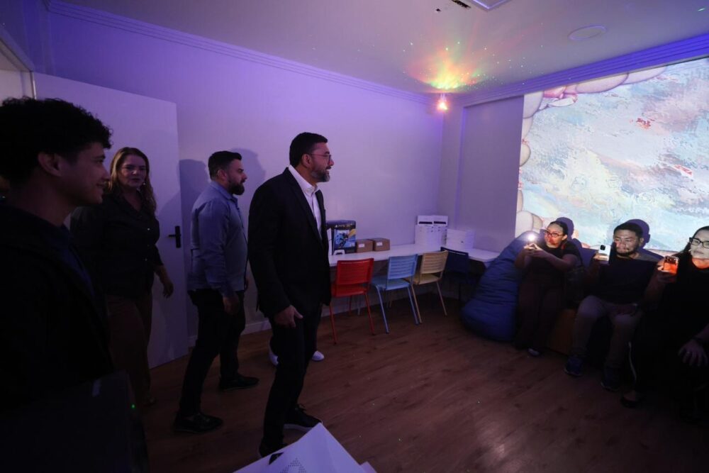 Wilson Lima acompanha andamento de obras de centro voltado a jovens com TEA em Manaus