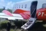 Piloto aborta decolagem para evitar animal e avião para em área de vegetação no AM