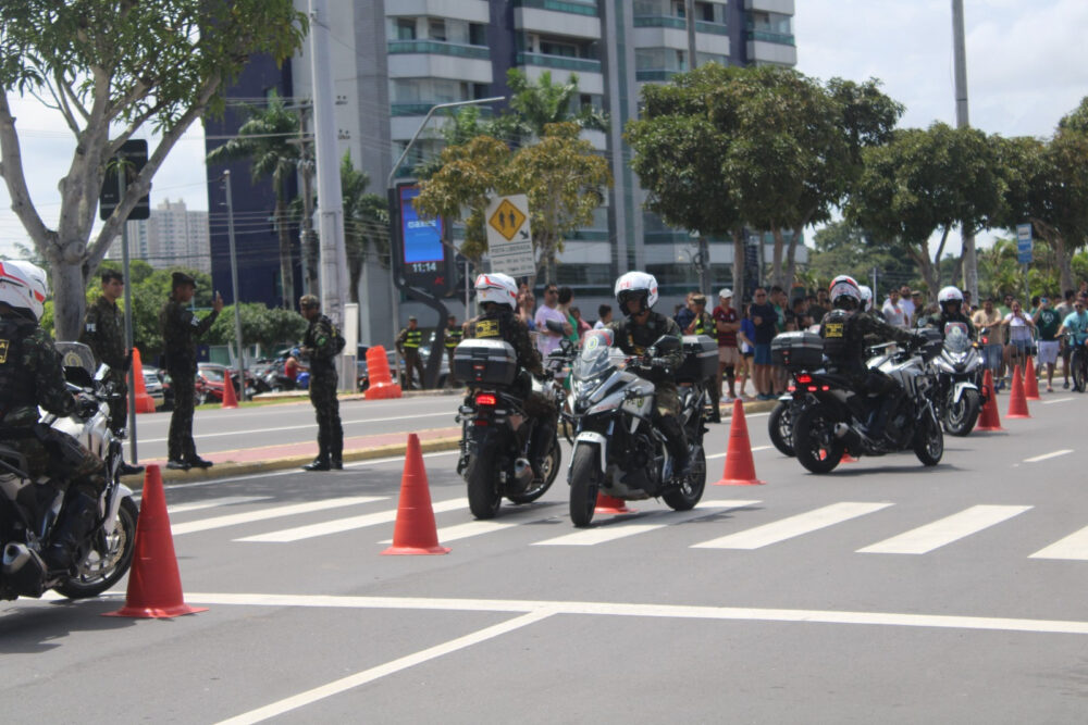 Ação do Exército leva serviços e atividades gratuitas à Ponta Negra neste domingo (12)