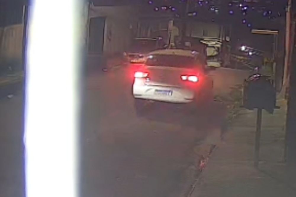 Mulher &eacute; sequestrada durante assalto a resid&ecirc;ncia no bairro Cidade de Deus