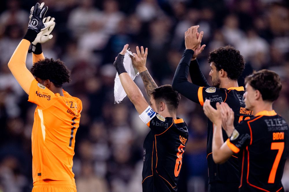 Libertadores: Corinthians supera Platense na estreia de Diniz e assume liderança do Grupo E