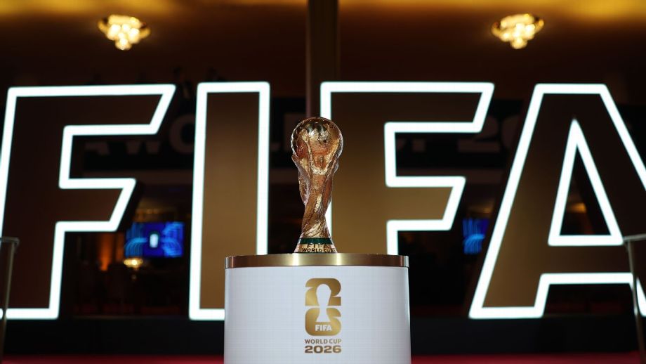 Fifa confirma &aacute;rbitros para a Copa de 2026 com trio brasileiro entre os escolhidos