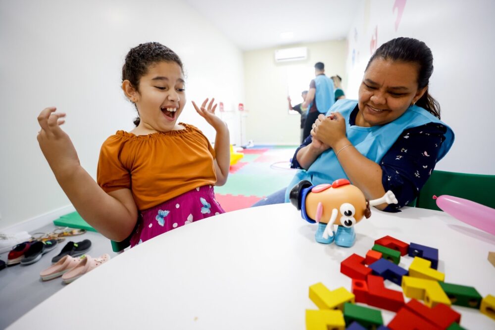 Amazonas investe em políticas públicas de inclusão e assistência a pessoas com autismo Amazonas investe em políticas públicas de inclusão e assistência a pessoas com autismo