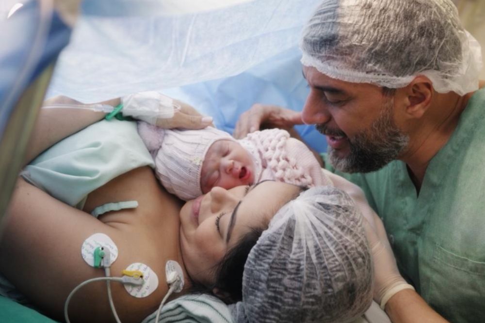 Wilson Lima anuncia nascimento da filha Helena e celebra chegada nas redes sociais