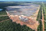 Comunidade ribeirinha no Amazonas ganha fábrica de gelo movida a energia solar