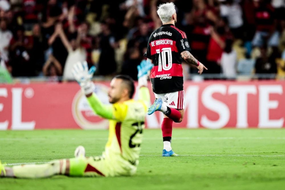 Flamengo goleia Medellín por 4 a 1 e segue invicto na Libertadores Flamengo goleia Medellín por 4 a 1 e segue invicto na Libertadores