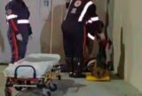 Idosa fica ferida após atropelamento e motociclista foge sem prestar ajuda em Manaus