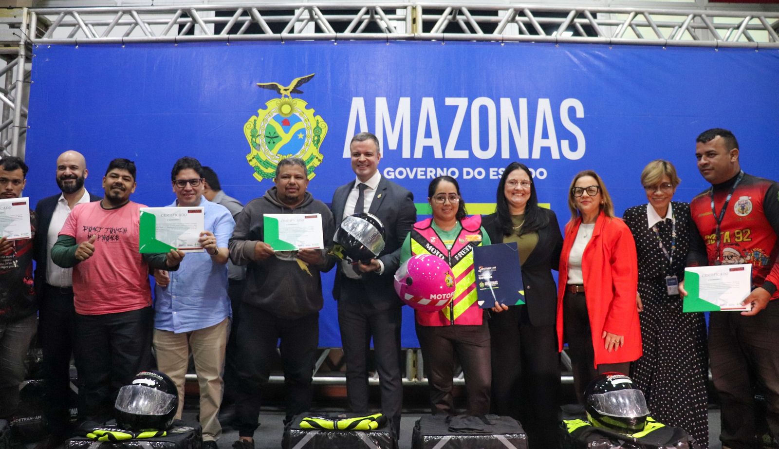Detran-AM amplia apoio a motofretistas com entrega de kits, CNHs sociais e abertura de novas turmas