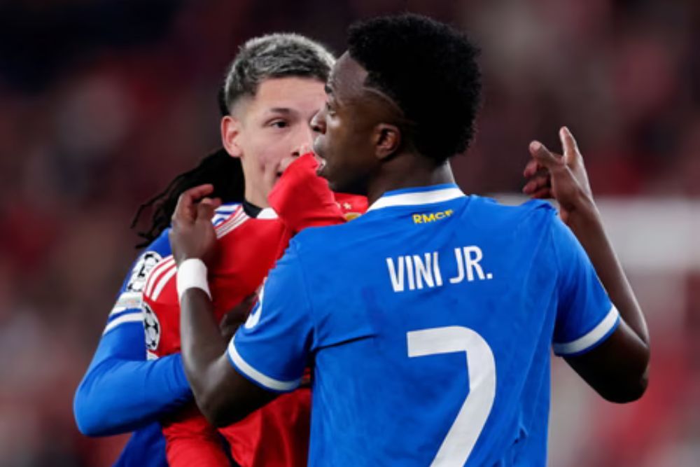 Uefa pune atleta do Benfica com seis jogos por ofensa a Vini Jr. na Champions