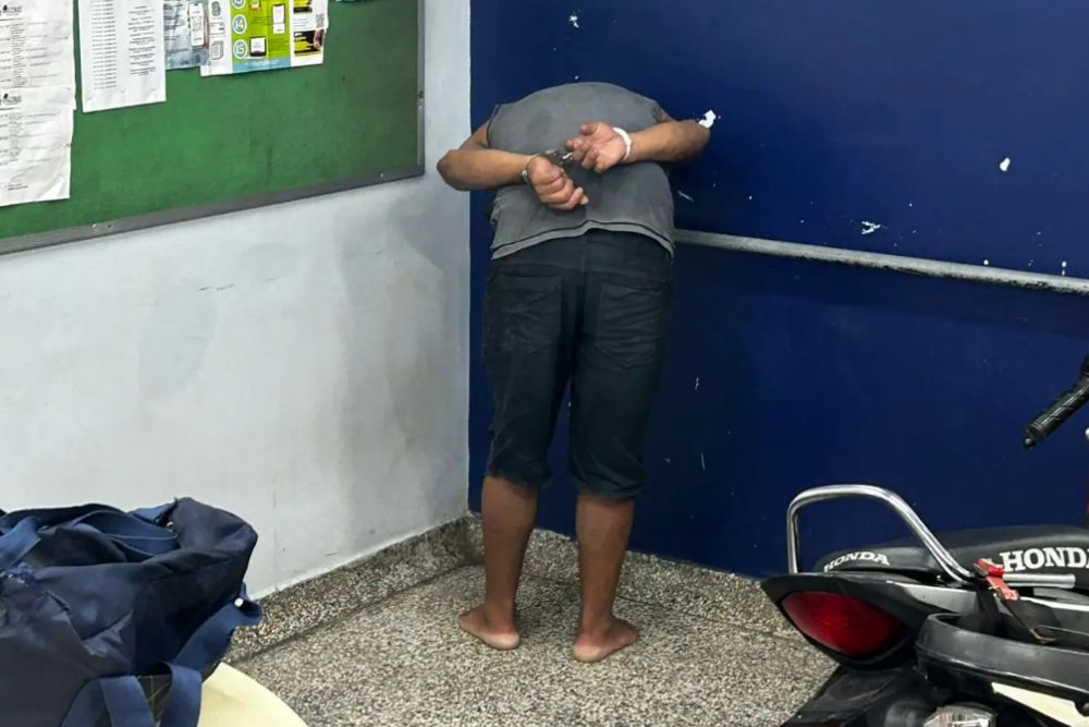 Briga em estacionamento de supermercado termina com homem esfaqueado na zona oeste de Manaus