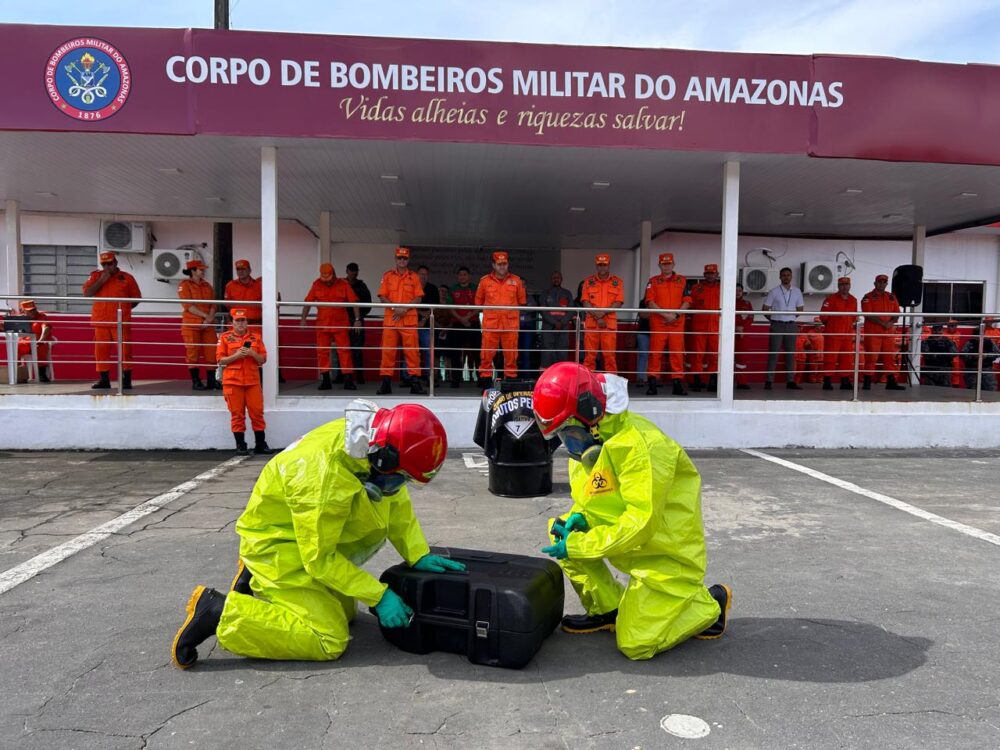 Amazonas forma primeira turma de bombeiros para opera&ccedil;&otilde;es com produtos perigosos