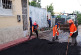 Prefeitura intensifica requalificação do Centro com novo asfalto na alameda Saturnino