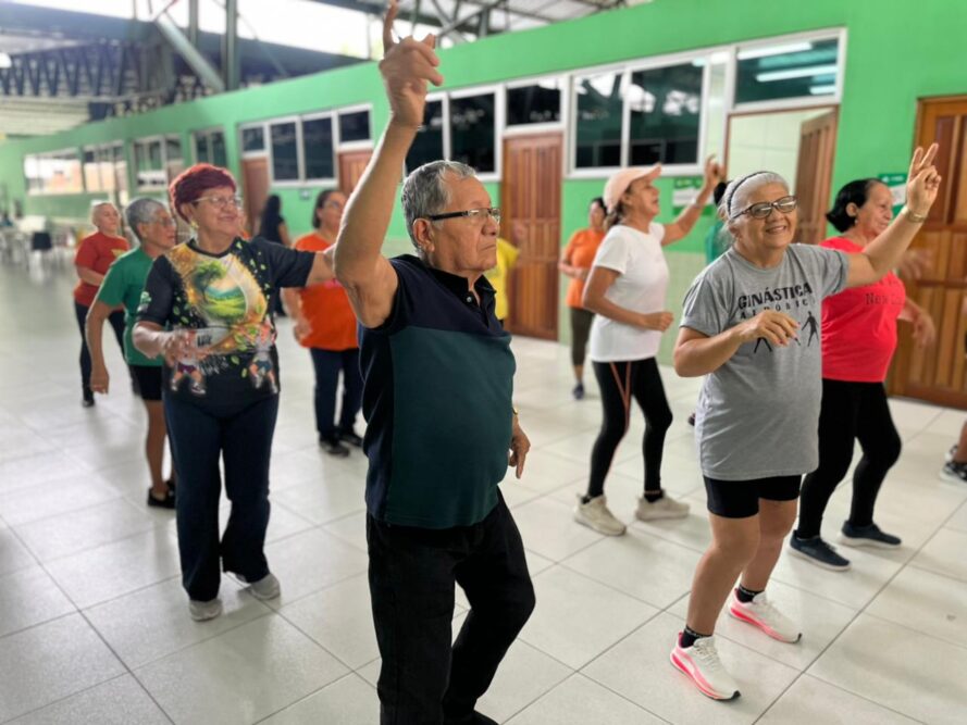 FUnATI amplia bem-estar de idosos com oficinas de dança em Manaus