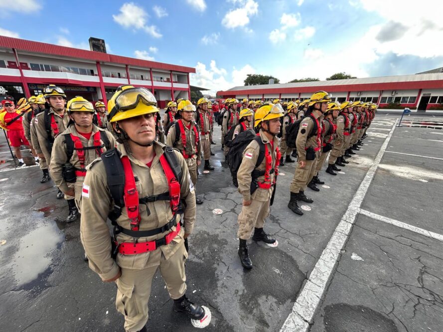 Bombeiros do Amazonas iniciam aulas do curso de prevenção e combate a incêndios florestais