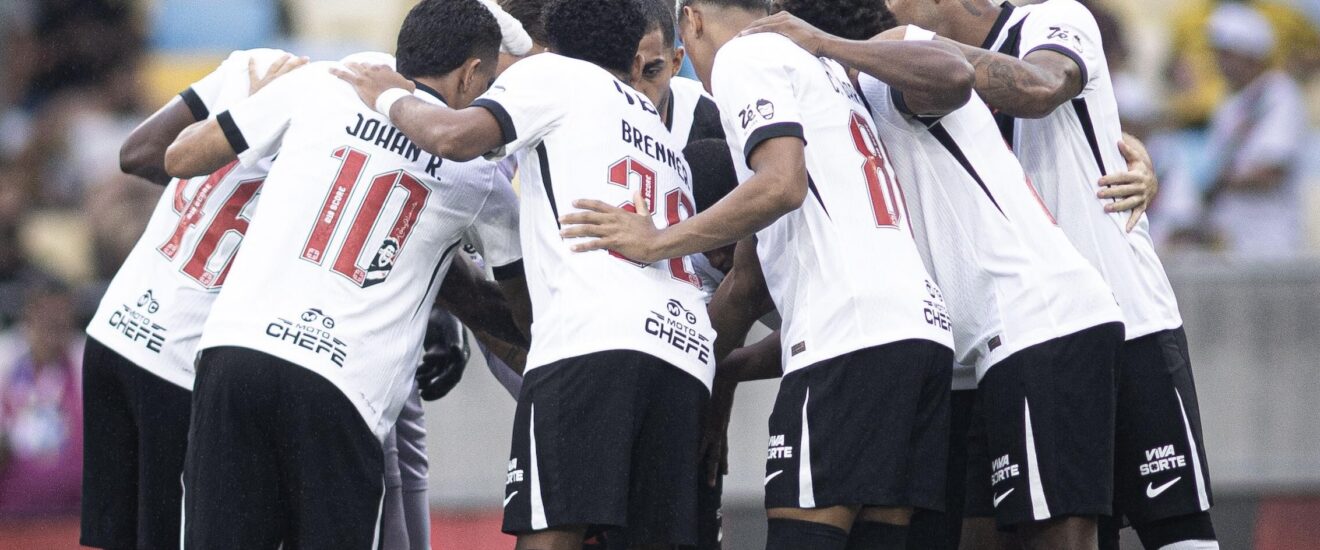 Vasco marca nos acréscimos e empata com o Flamengo pelo Brasileirão