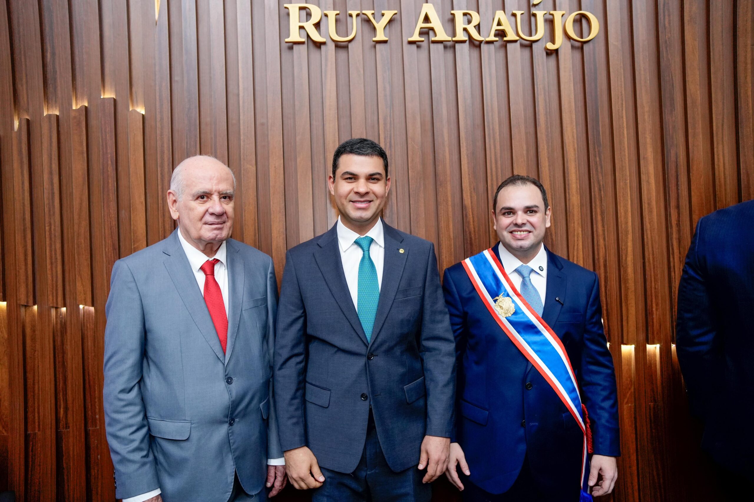 Saullo Vianna prestigia posse de Roberto Cidade e Serafim