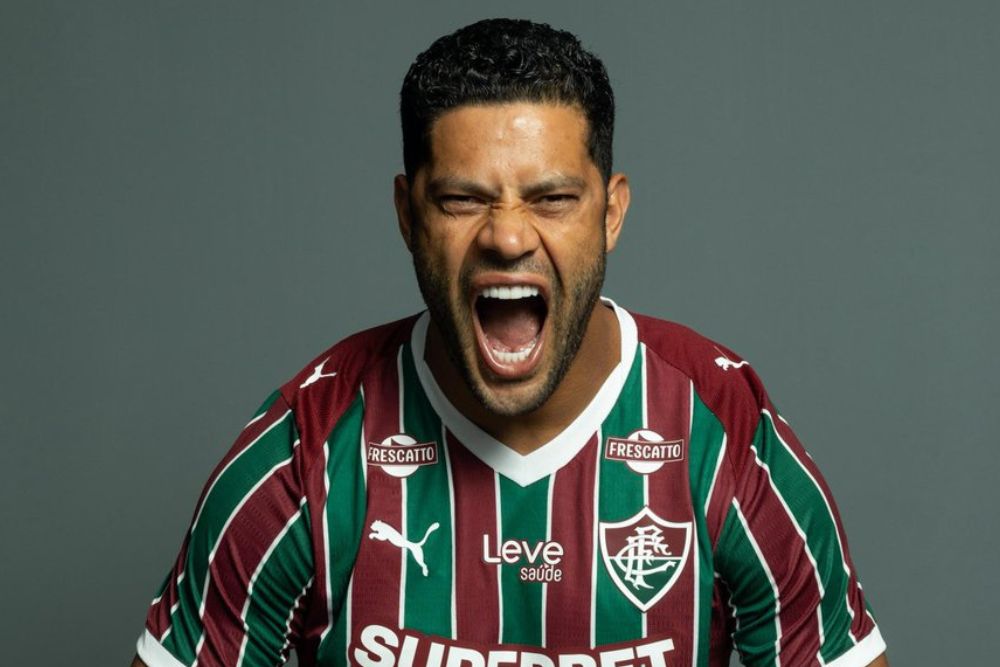Fluminense anuncia a contratação do atacante Hulk