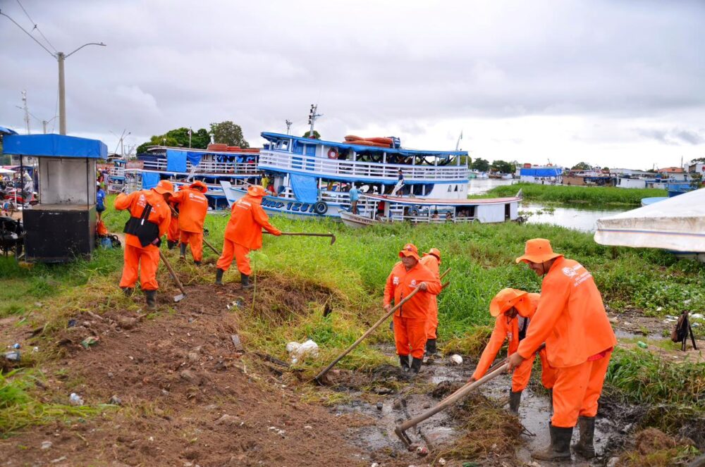 Prefeitura inicia limpeza na orla da Francesa