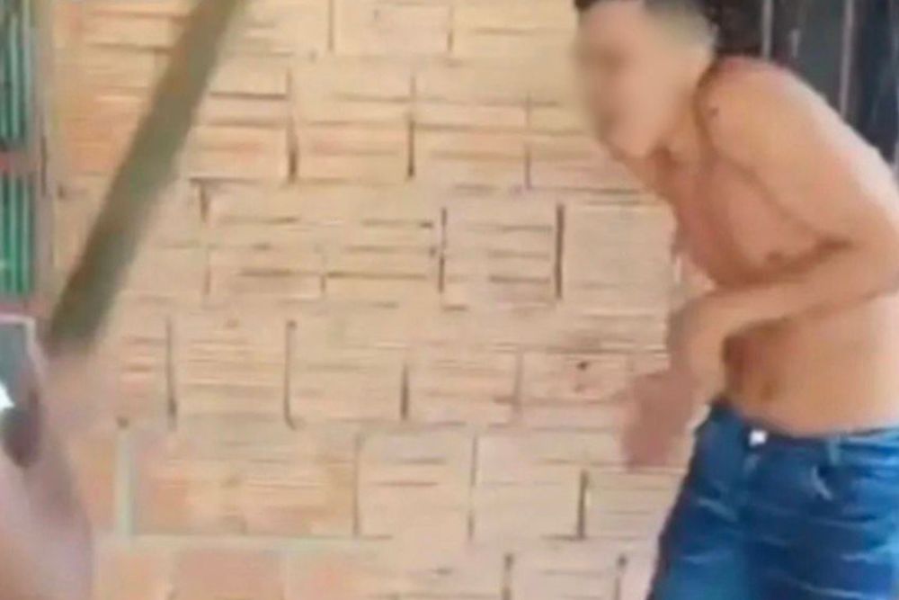Suspeito de importunação sexual é torturado por ‘tribunal do crime’ na zona Sul de Manaus
