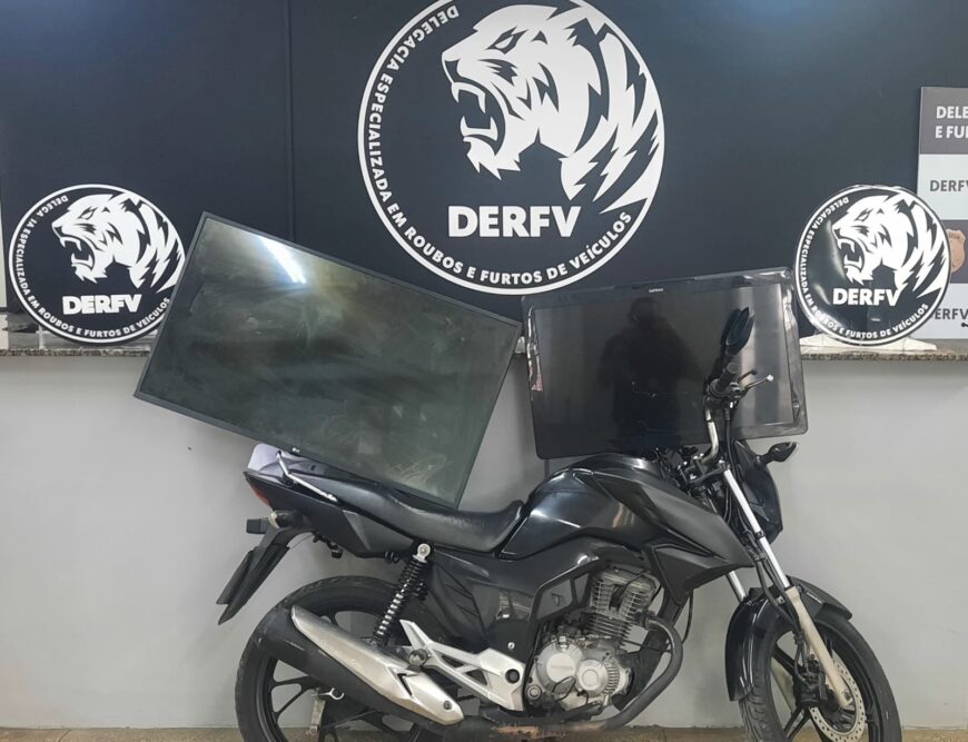 Polícia prende dupla com carro adulterado e moto furtada na zona leste de Manaus