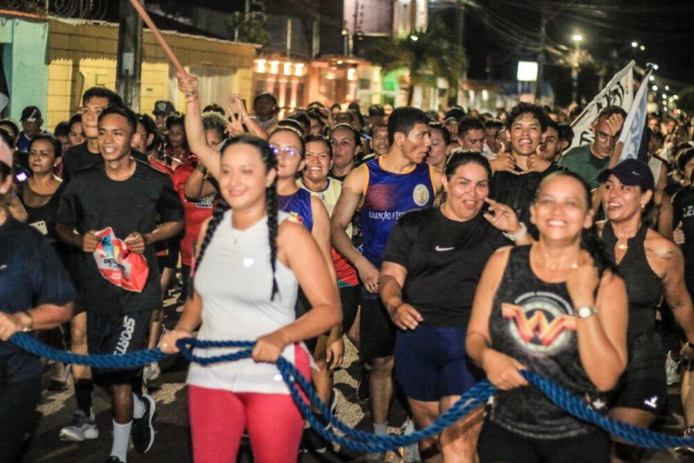 Corridão Noturno reúne multidão no bairro Palmares