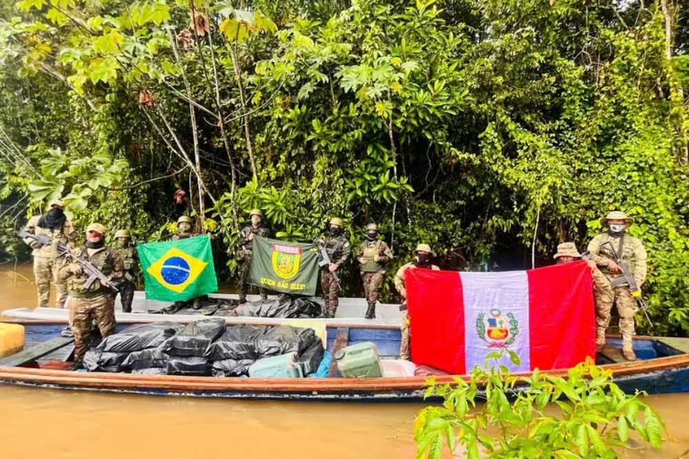 Operação na fronteira do Amazonas apreende mais de 15 toneladas de drogas