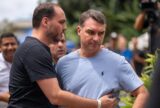 Carlos Bolsonaro afirma que Flávio não repetirá falhas atribuídas ao pai