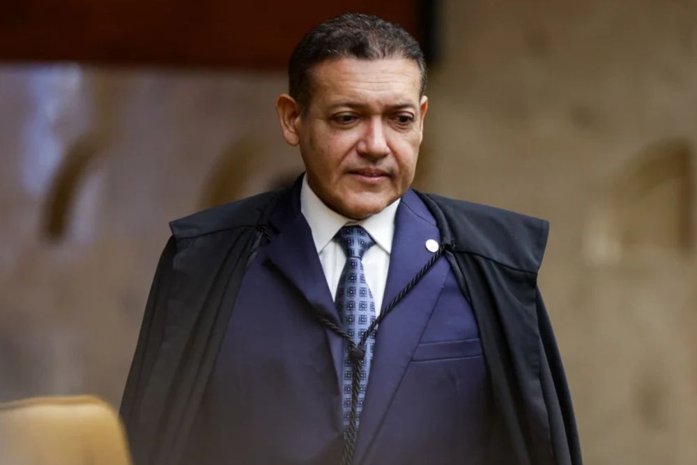 Ministro Nunes Marques assume comando do TSE nesta terça-feira (12)