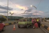 Colisão entre carro e moto deixa homem ferido em viaduto na zona leste de Manaus