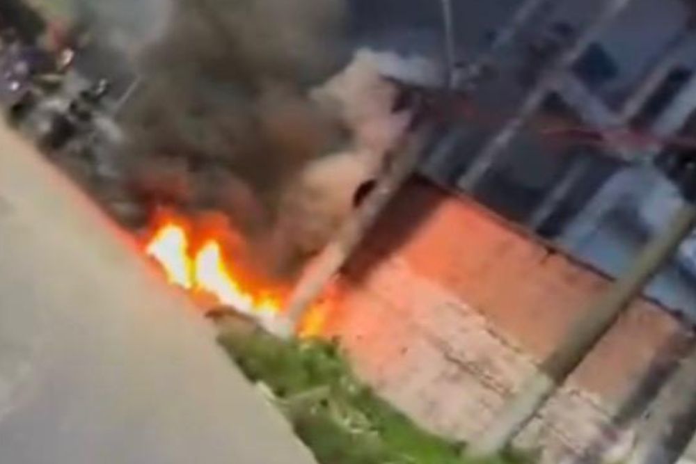 Princípio de incêndio mobiliza bombeiros na zona Leste de Manaus Princípio de incêndio mobiliza bombeiros na zona Leste de Manaus