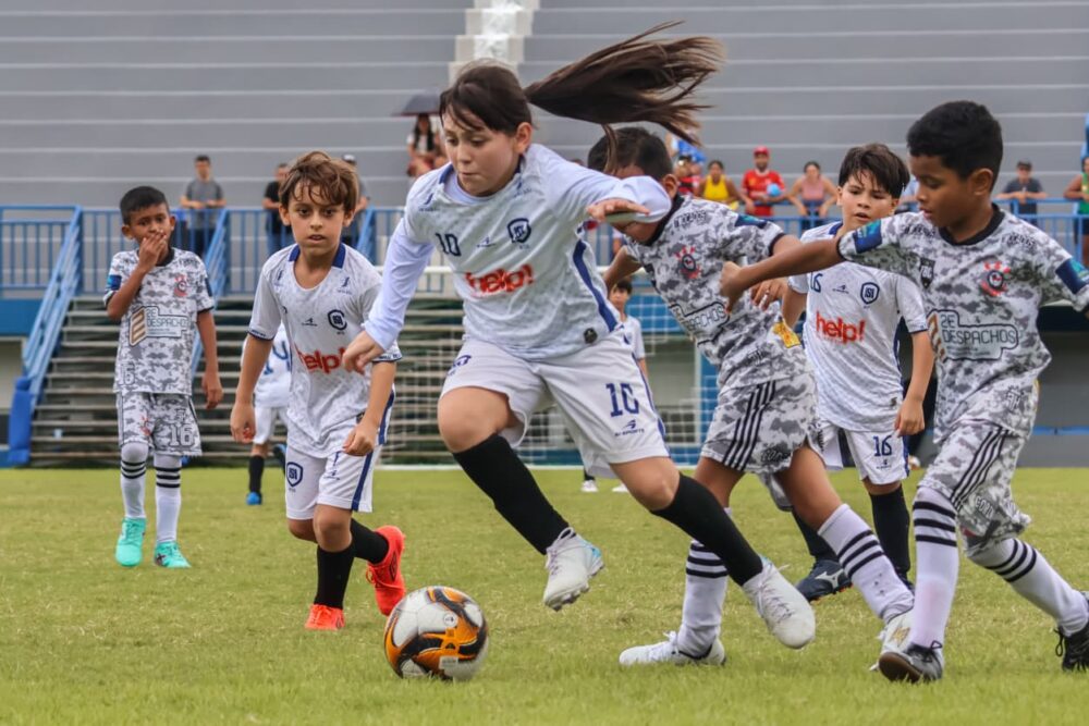 Elas decidem: protagonismo feminino é destaque no Barezinho Sub-08