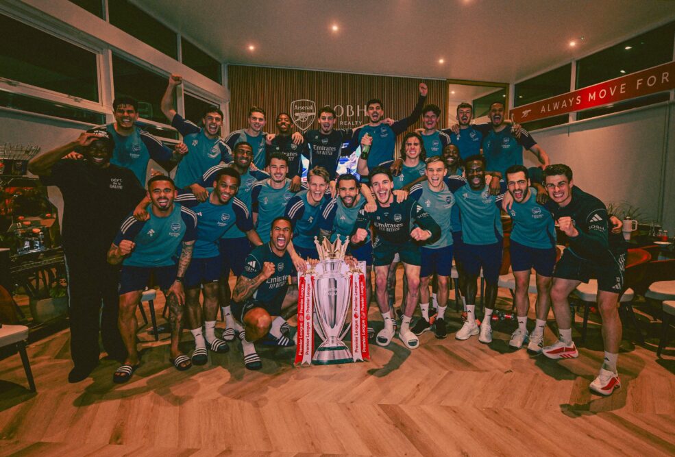 Arsenal conquista Premier League e encerra jejum de 22 anos