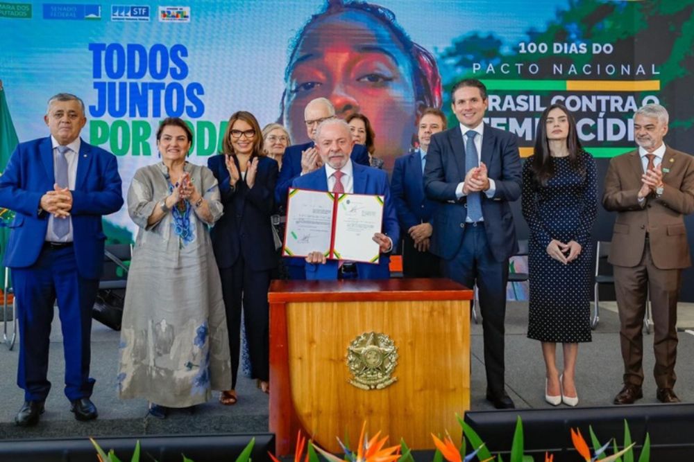 Lula assina medidas para ampliar proteção às mulheres e reforçar segurança digital no Brasil