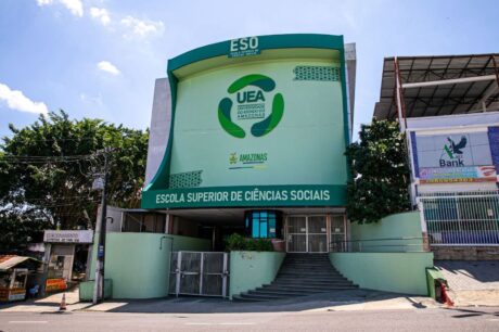Governo recua e devolve R$ 100 milhões à UEA após pressão política e reação do setor produtivo