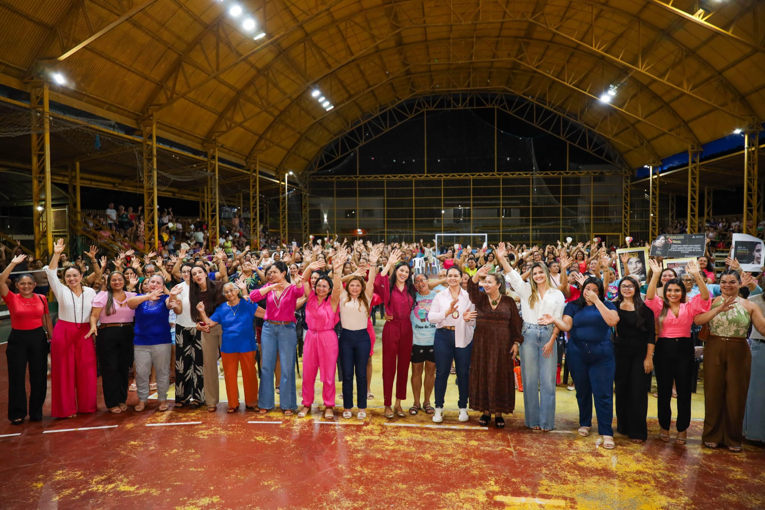 Mayra Dias participa de encontro contra feminicídio Mayra Dias participa de encontro contra feminicídio