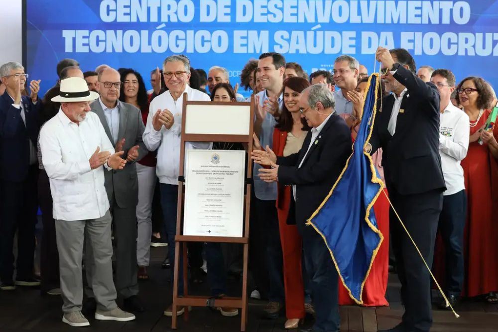 Brasil não é menor nem menos competitivo do que ninguém, diz Lula Brasil não é menor nem menos competitivo do que ninguém, diz Lula