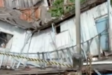 Casa desaba no Centro de Manaus e moradores escapam minutos antes da tragédia