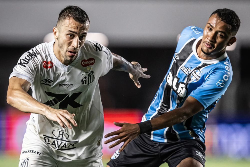 Grêmio reage após falhas defensivas, vence o Santos de virada e tira rival da zona de conforto