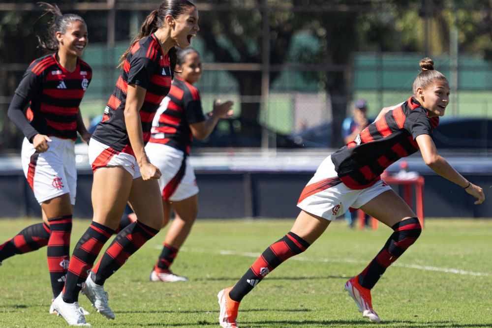Flamengo vence São Paulo e abre vantagem na final do Brasileiro Feminino Sub-20