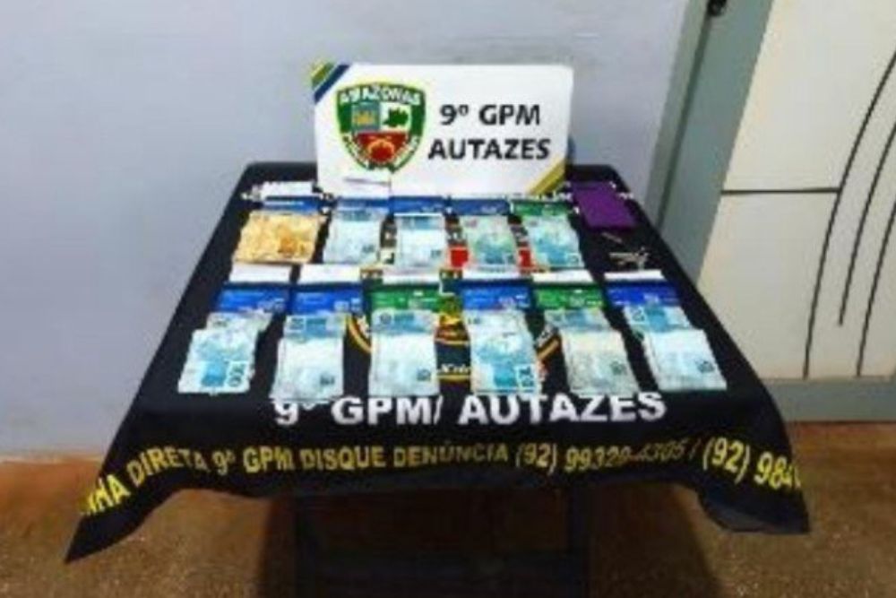 Homem é preso com R$ 10 mil e cartões de vítimas no AM