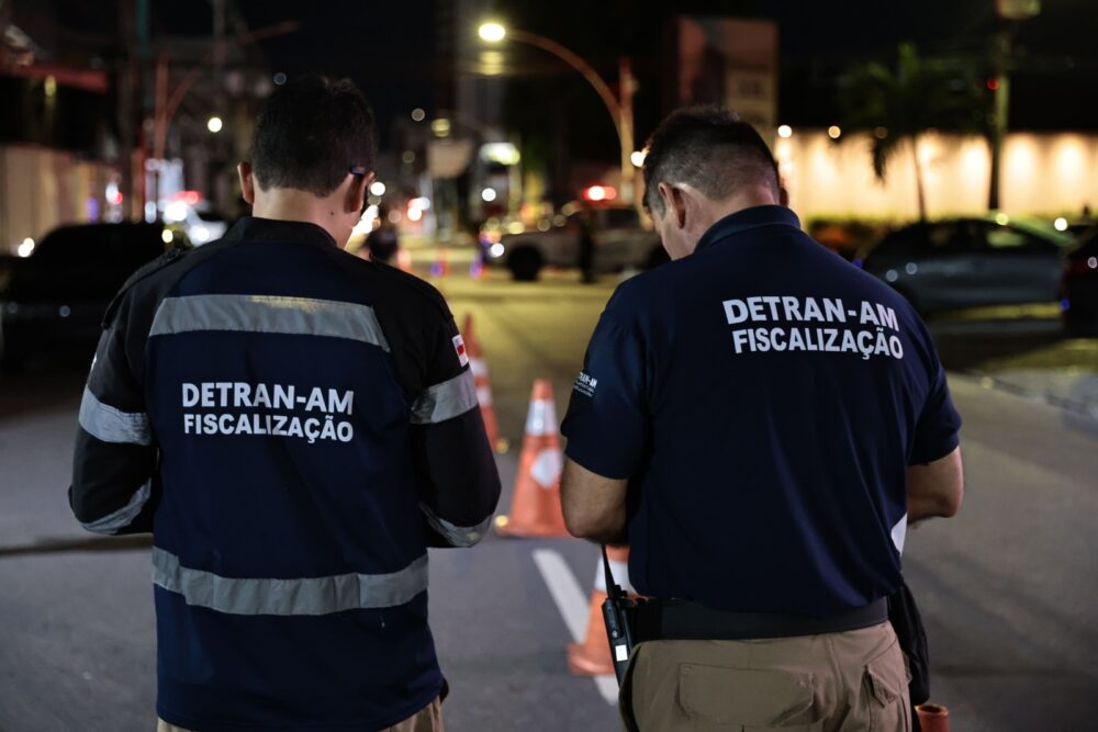 Homem é interceptado na contramão com moto sem placa na zona norte de Manaus