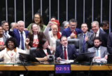Câmara aprova, em dois turnos, PEC pelo fim da escala 6x1
