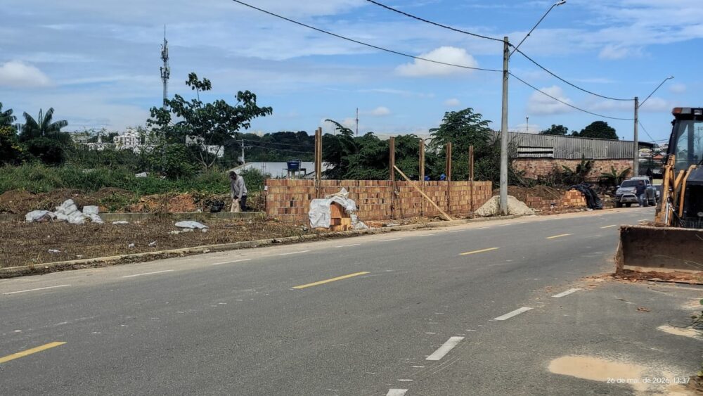 Prefeitura atua com interdição em início de obra em área do Planalto