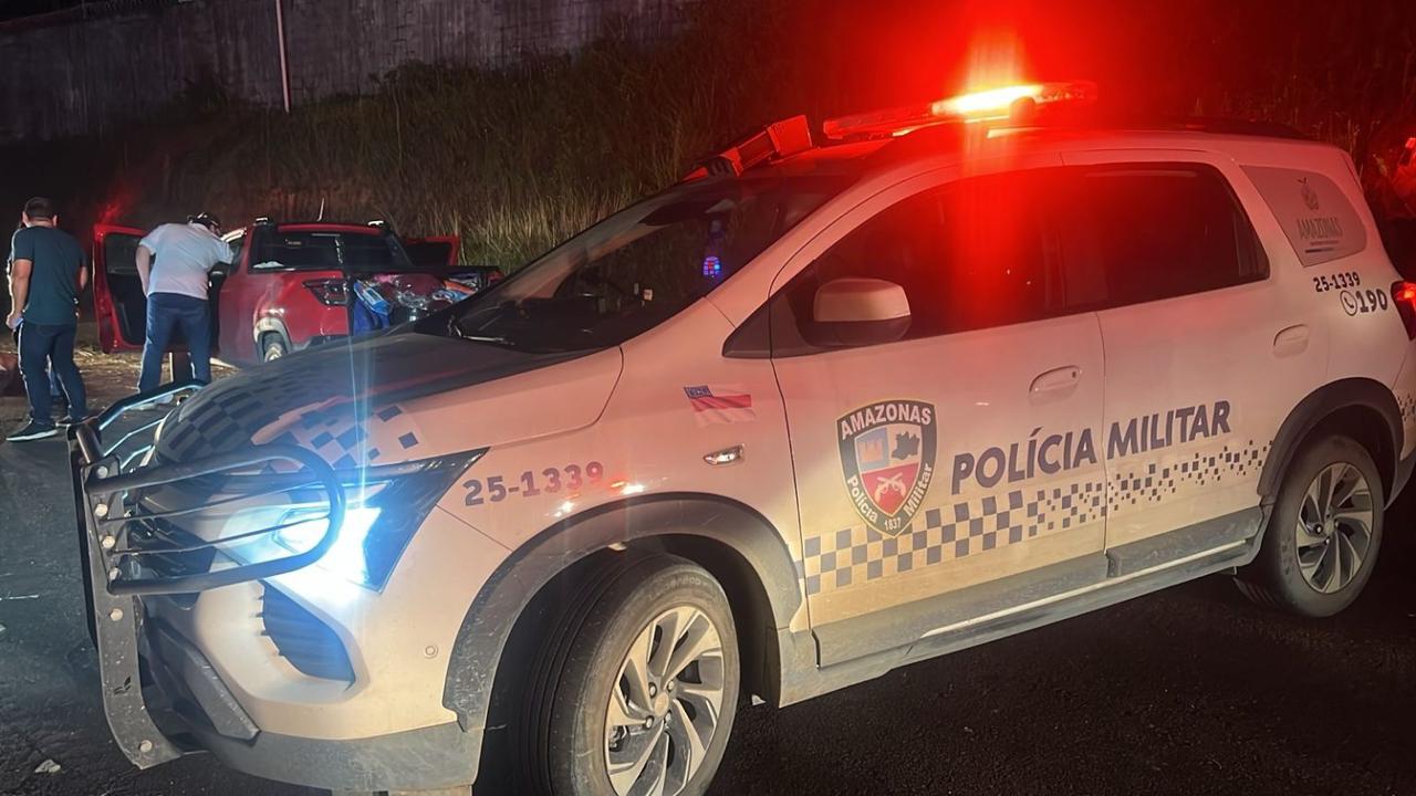 Homem é morto a tiros dentro de picape em rua sem saída no Tarumã-Açu