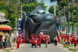 Garantido transporta alegorias cedo e Festival de Patintins ganha ruas. Veja