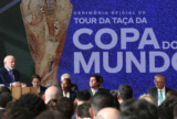 Lula sanciona lei da Copa do Mundo Feminina e reconhece pioneiras